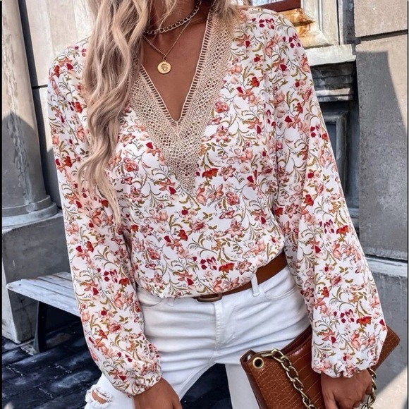 New  deep v neck floral print top - Picture 4 of 6